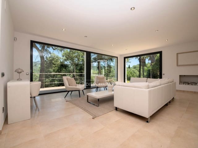 3 soveværelse Villa til salg i Santa Cristina d'Aro med swimmingpool garage - € 925.000 (Ref: 9976395)