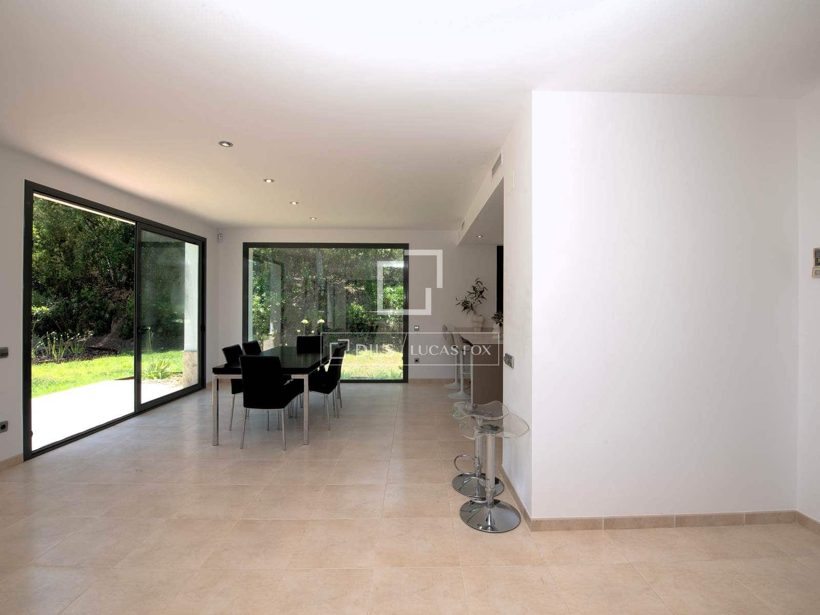 3 soveværelse Villa til salg i Santa Cristina d'Aro med swimmingpool garage - € 925.000 (Ref: 9976395)