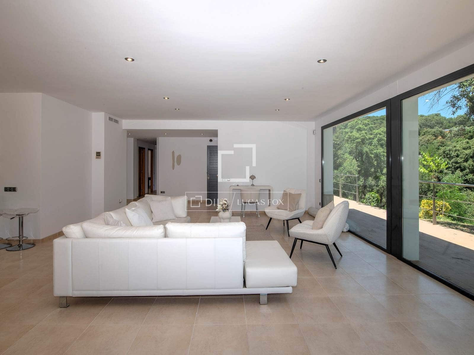 3 soveværelse Villa til salg i Santa Cristina d'Aro med swimmingpool garage - € 925.000 (Ref: 9976395)