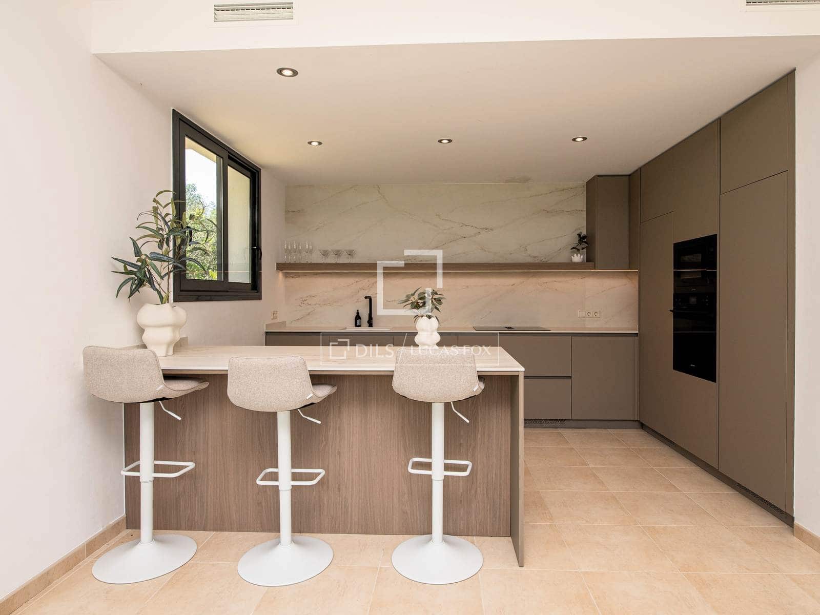 3 soveværelse Villa til salg i Santa Cristina d'Aro med swimmingpool garage - € 925.000 (Ref: 9976395)