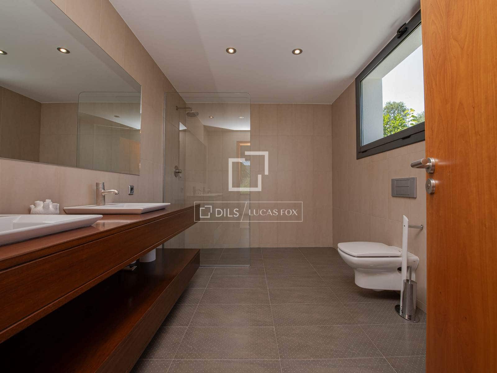 3 soveværelse Villa til salg i Santa Cristina d'Aro med swimmingpool garage - € 925.000 (Ref: 9976395)