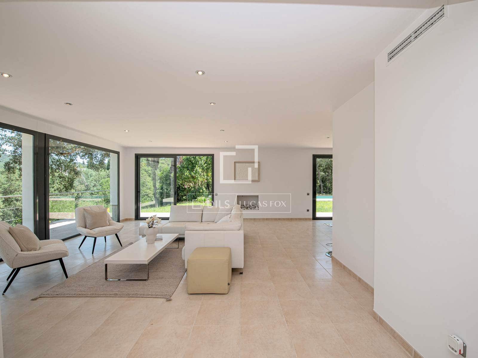 3 soveværelse Villa til salg i Santa Cristina d'Aro med swimmingpool garage - € 925.000 (Ref: 9976395)