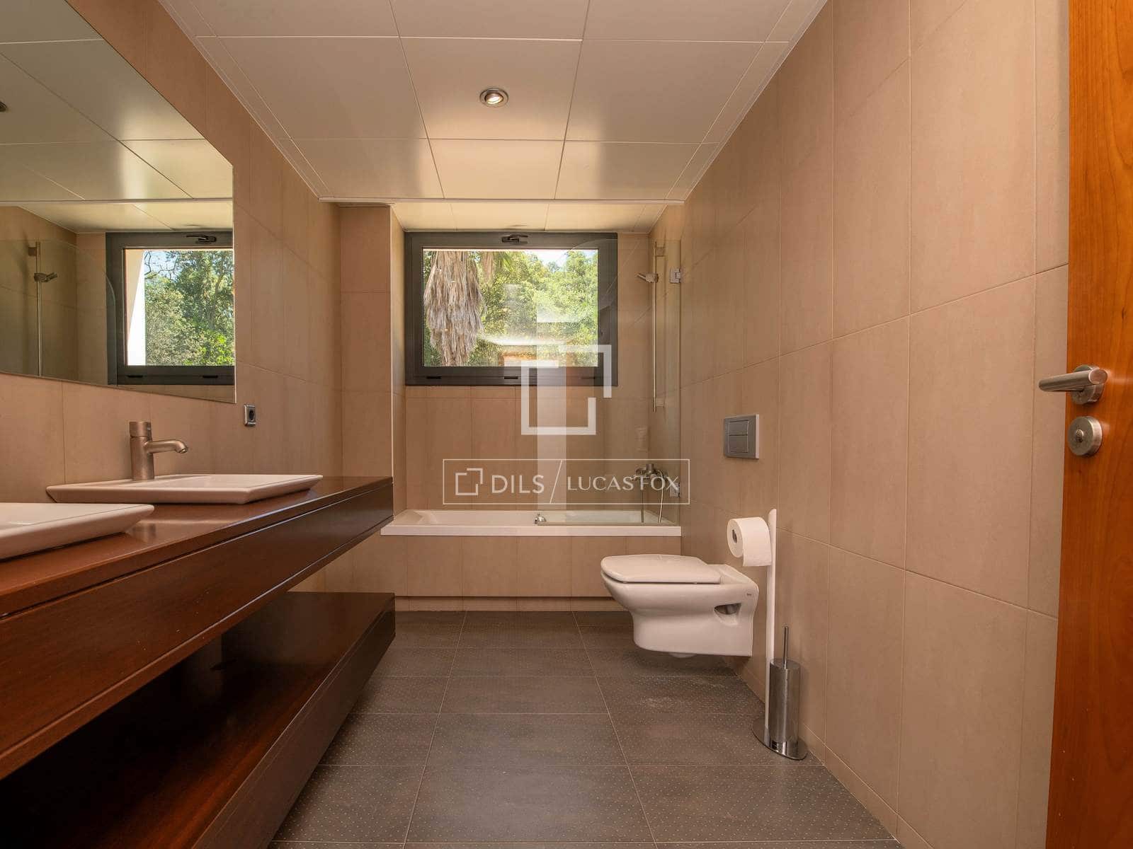 3 soveværelse Villa til salg i Santa Cristina d'Aro med swimmingpool garage - € 925.000 (Ref: 9976395)