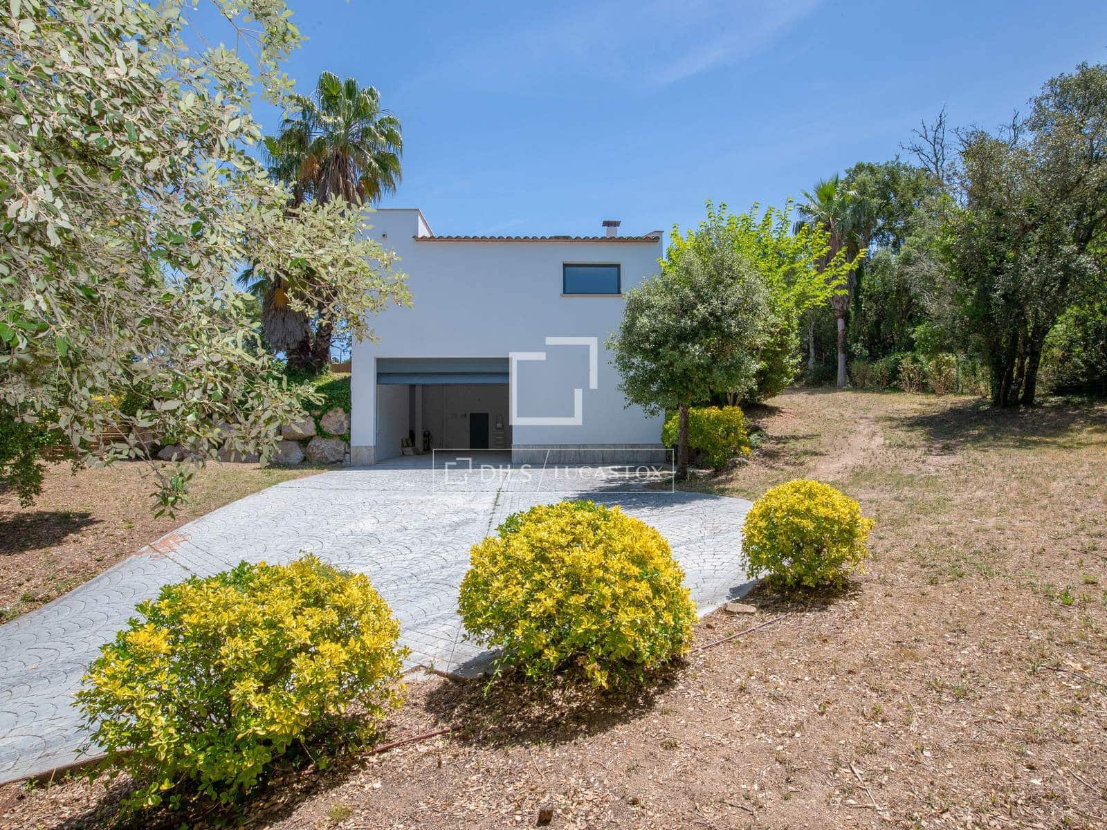 3 soveværelse Villa til salg i Santa Cristina d'Aro med swimmingpool garage - € 925.000 (Ref: 9976395)