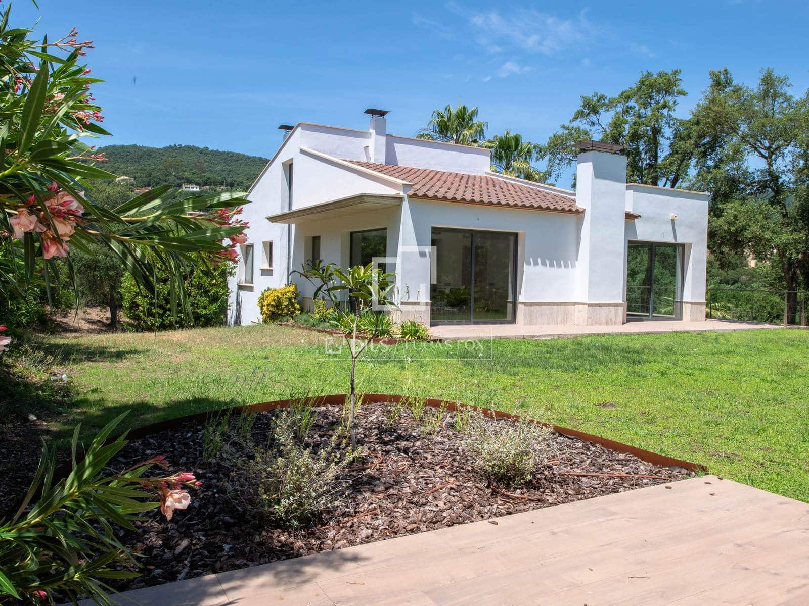 3 soveværelse Villa til salg i Santa Cristina d'Aro med swimmingpool garage - € 925.000 (Ref: 9976395)
