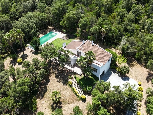 3 soveværelse Villa til salg i Santa Cristina d'Aro med swimmingpool garage - € 925.000 (Ref: 9976395)