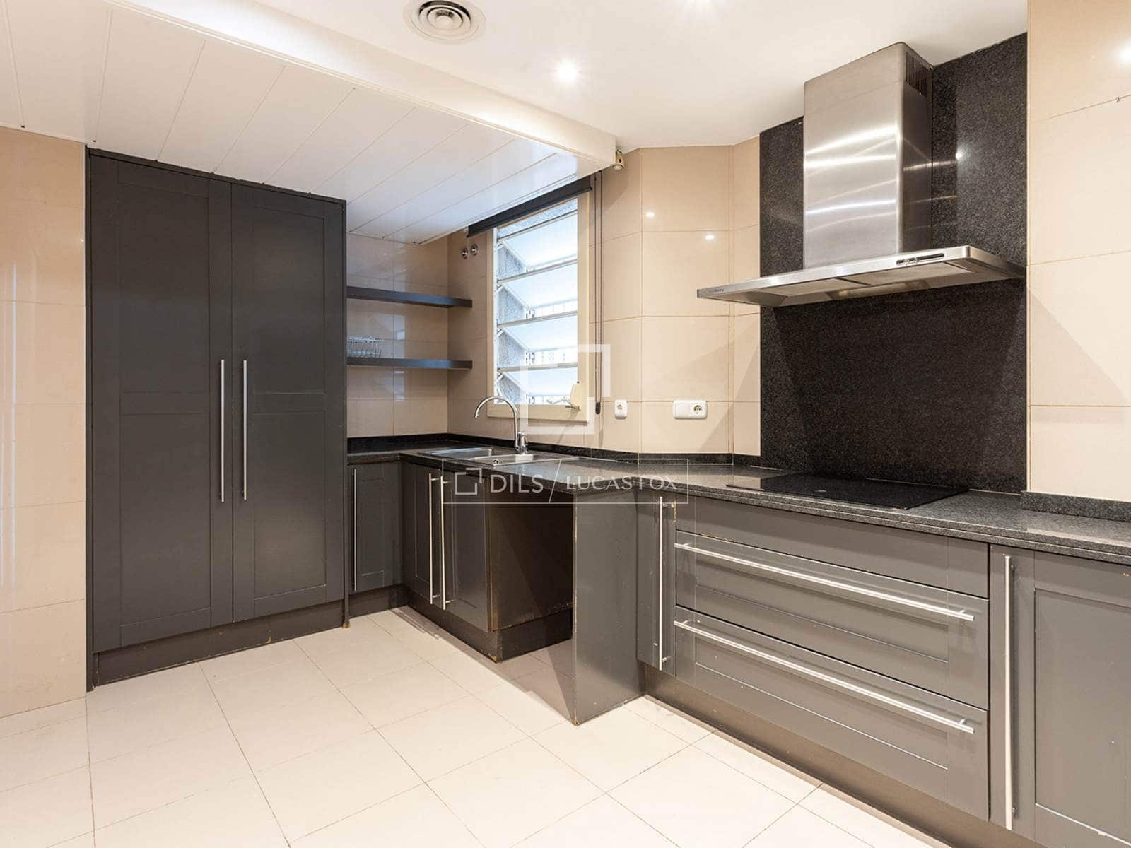 Apartamento de 3 habitaciones en Barcelona ciudad en venta con garaje - 950.000 € (Ref: 9976521)
