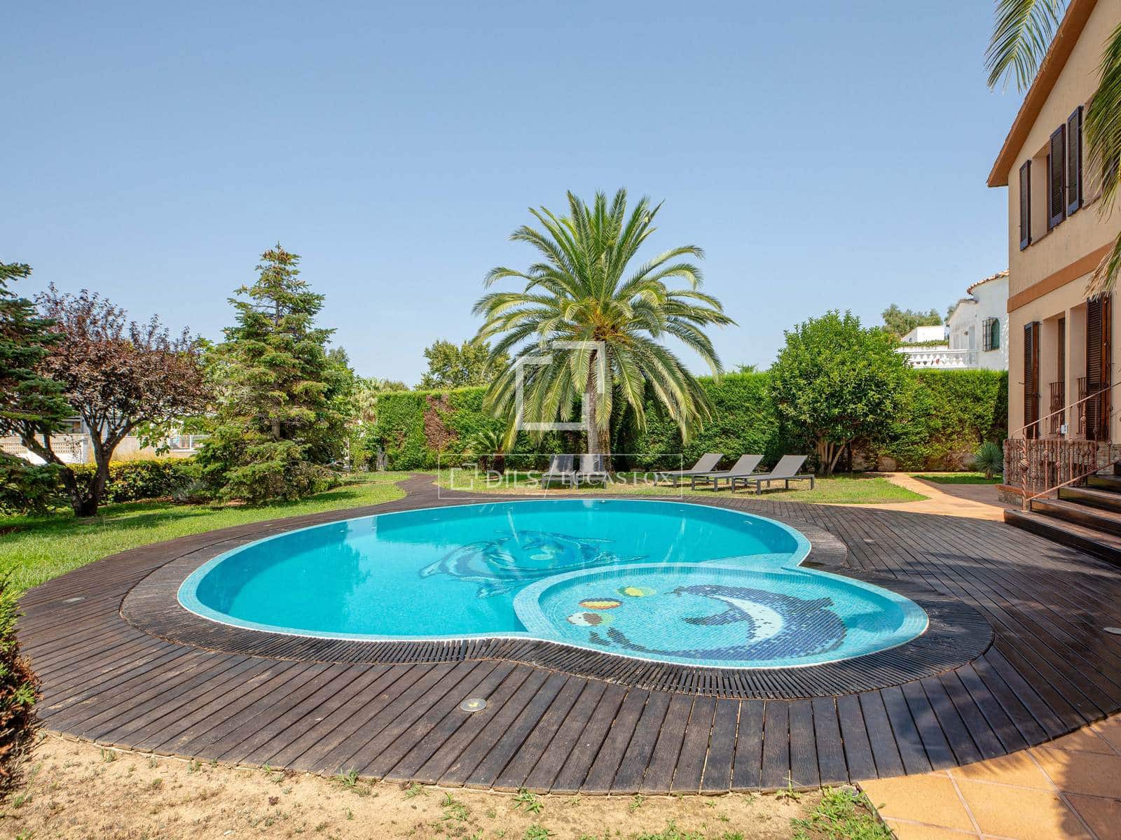 9 soveværelse Villa til salg i Empuriabrava med swimmingpool garage - € 2.870.000 (Ref: 9976522)