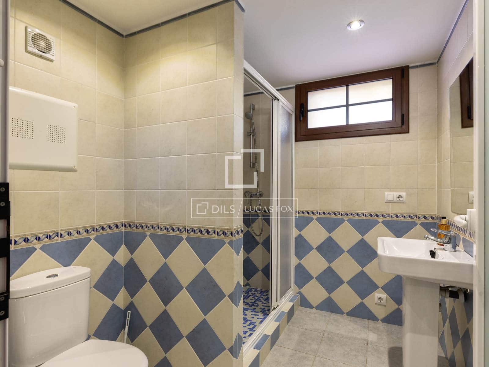 9 soveværelse Villa til salg i Empuriabrava med swimmingpool garage - € 2.870.000 (Ref: 9976522)