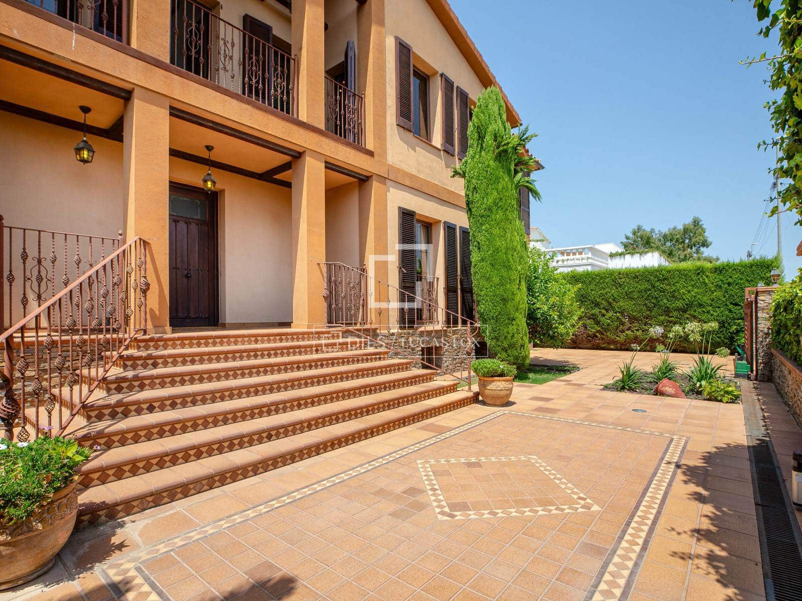 9 soveværelse Villa til salg i Empuriabrava med swimmingpool garage - € 2.870.000 (Ref: 9976522)