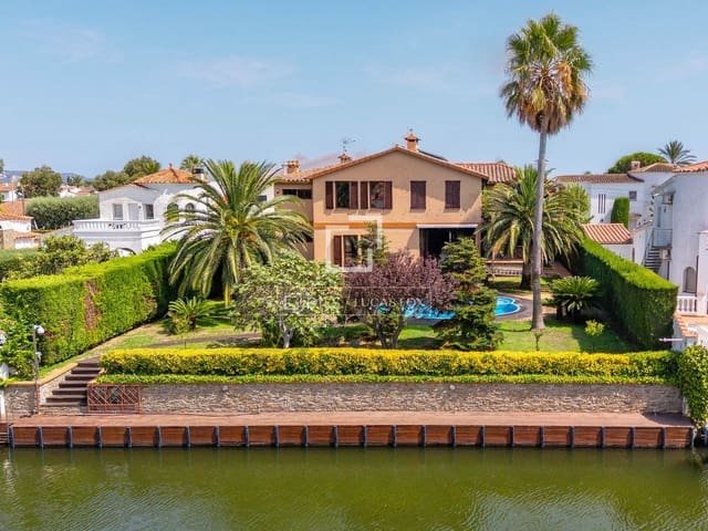 9 soverom Villa til salgs i Empuriabrava, Castelló d'Empúries med svømmebasseng garasje - € 2 870 000 (Ref: 9976522)