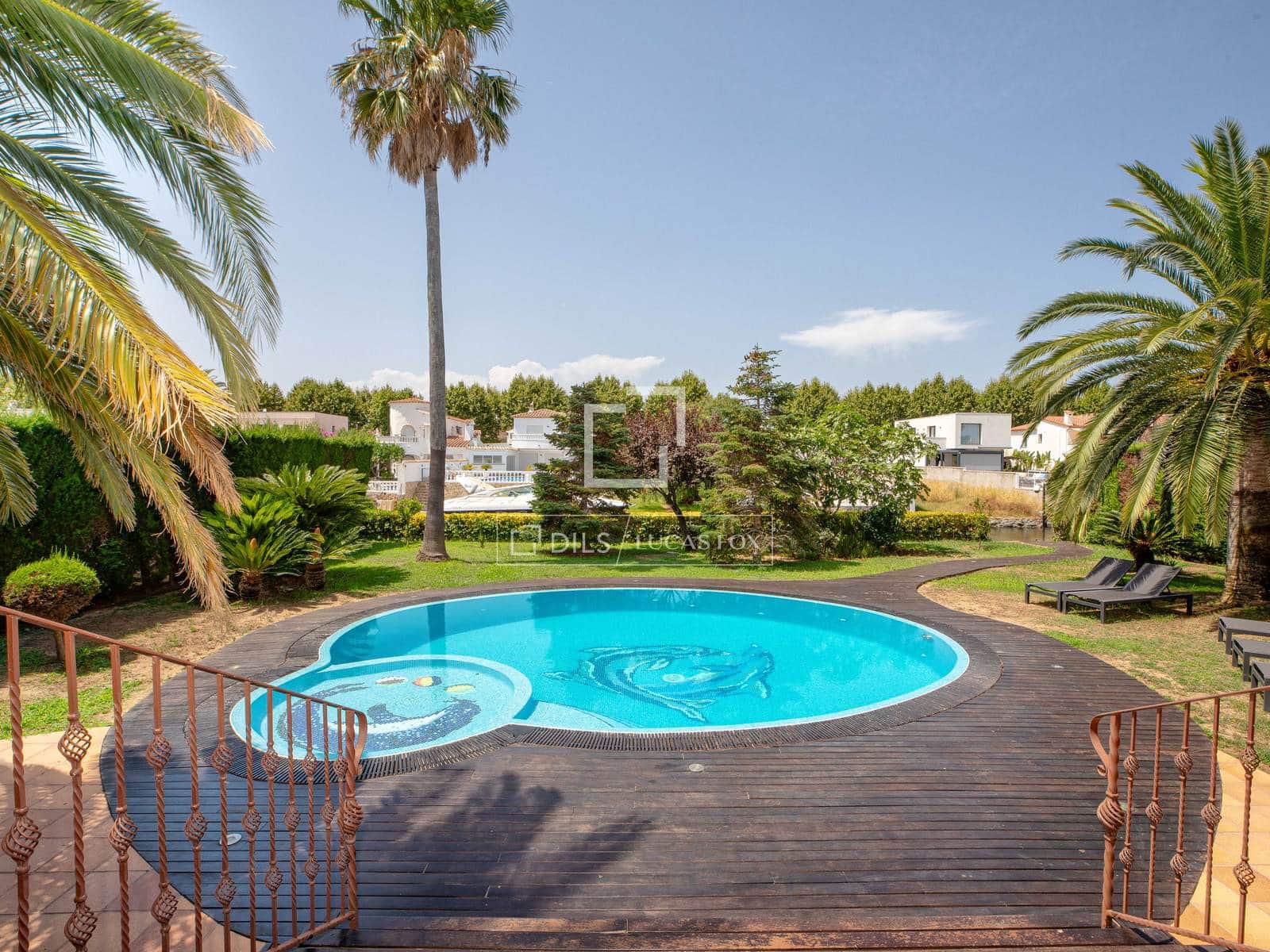 9 soveværelse Villa til salg i Empuriabrava med swimmingpool garage - € 2.870.000 (Ref: 9976522)