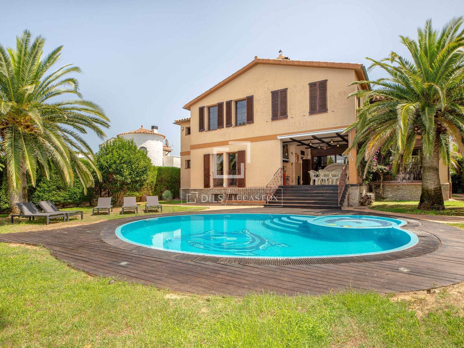 9 soveværelse Villa til salg i Empuriabrava med swimmingpool garage - € 2.870.000 (Ref: 9976522)