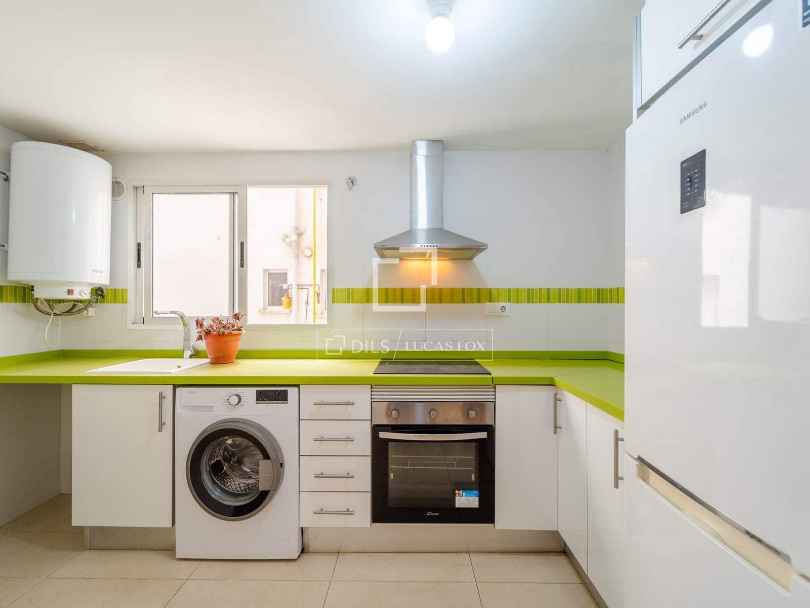 4 bedroom Apartment for sale in Valencia city with garage - € 380,000 (Ref: 9976523)