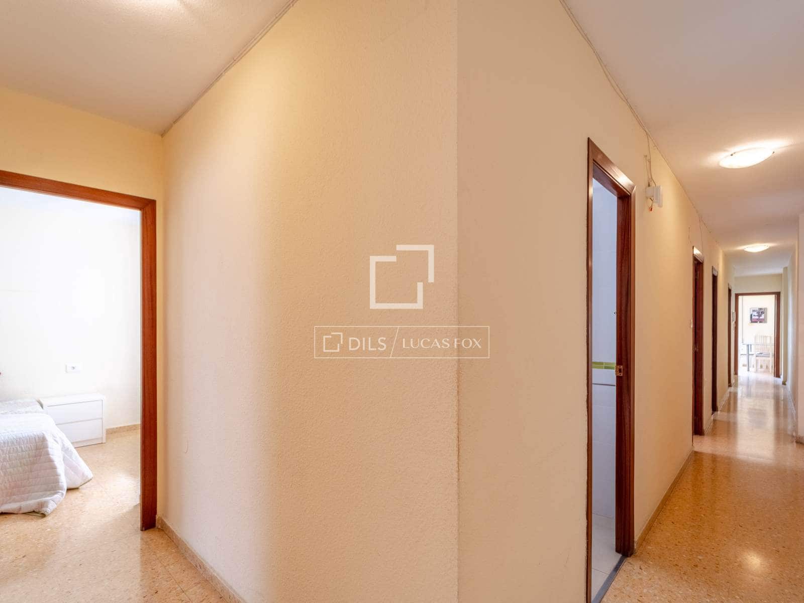 4 bedroom Apartment for sale in Valencia city with garage - € 380,000 (Ref: 9976523)