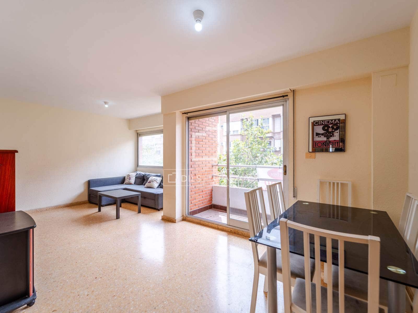 4 bedroom Apartment for sale in Valencia city with garage - € 380,000 (Ref: 9976523)