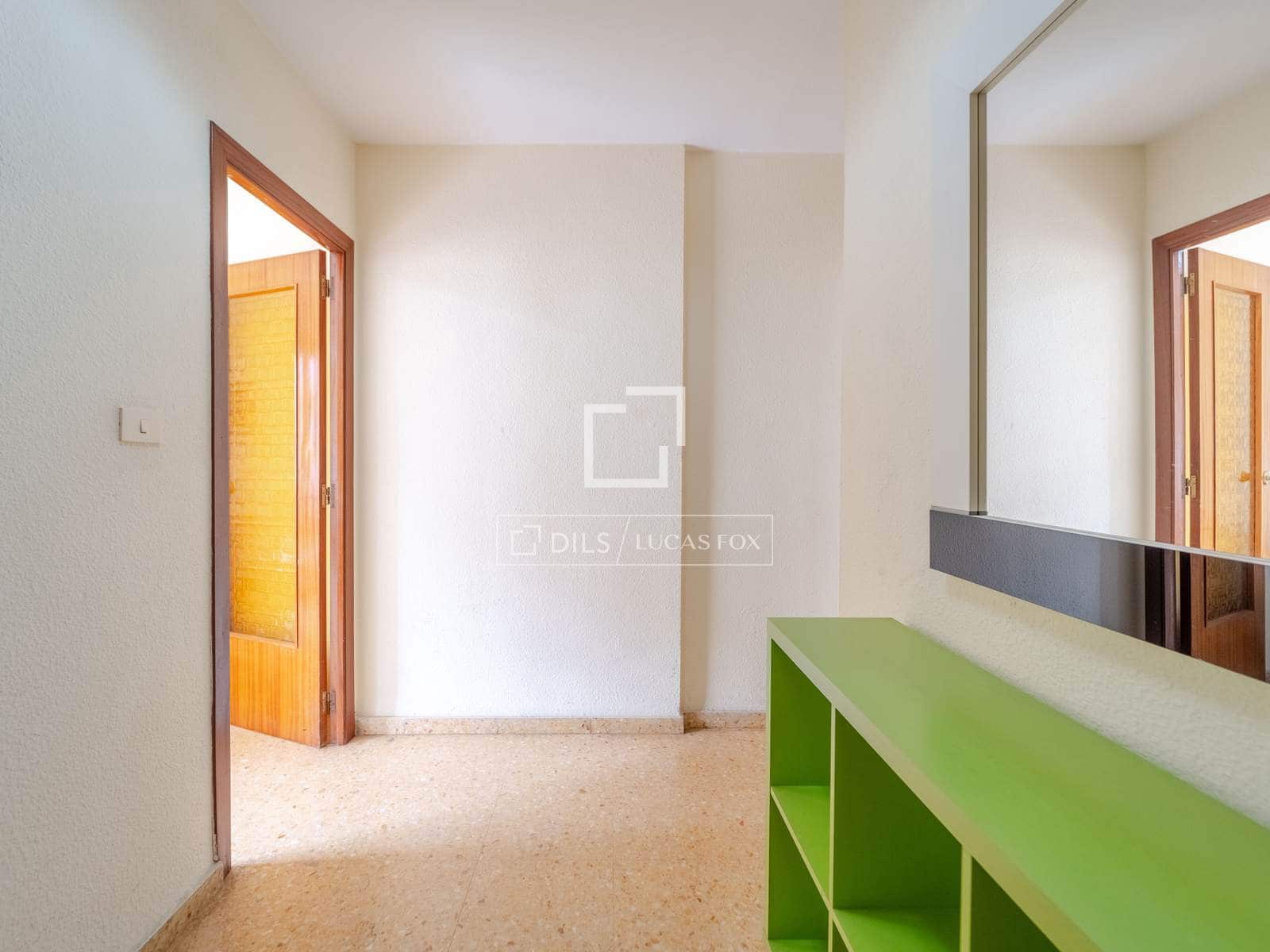 4 bedroom Apartment for sale in Valencia city with garage - € 380,000 (Ref: 9976523)