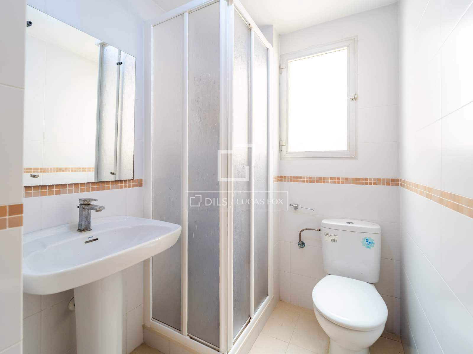 4 bedroom Apartment for sale in Valencia city with garage - € 380,000 (Ref: 9976523)