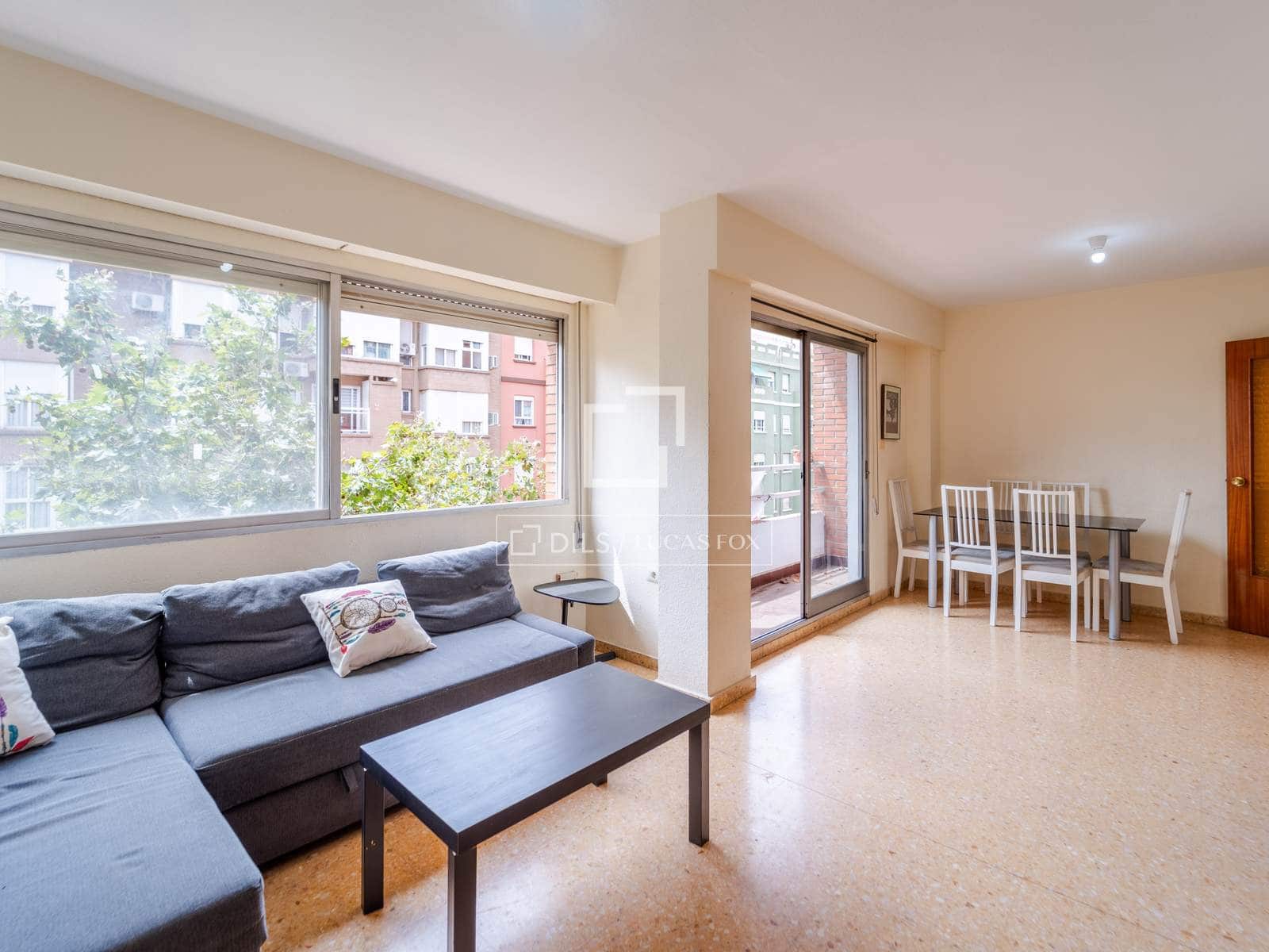 4 bedroom Apartment for sale in Valencia city with garage - € 380,000 (Ref: 9976523)