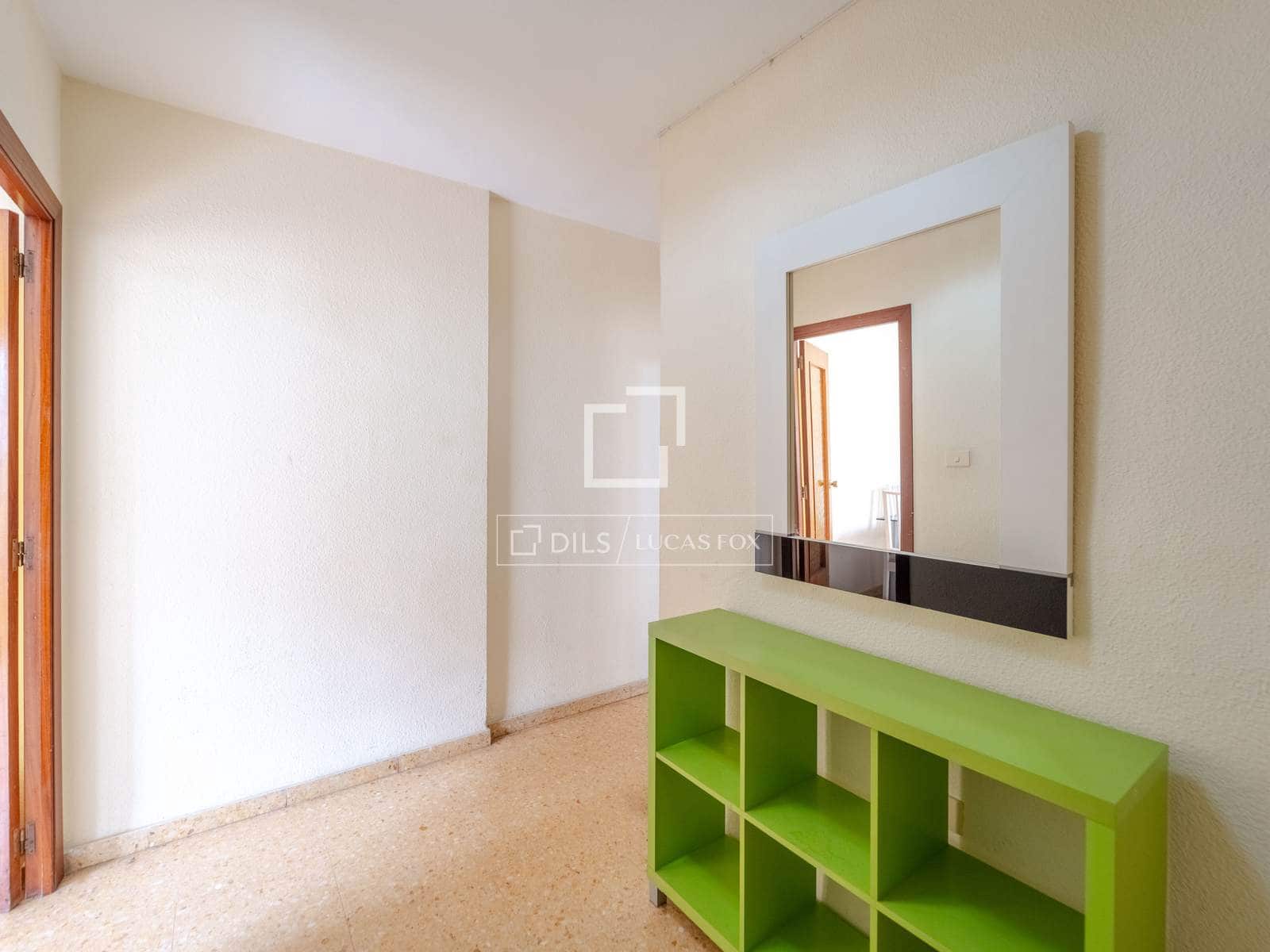 4 bedroom Apartment for sale in Valencia city with garage - € 380,000 (Ref: 9976523)