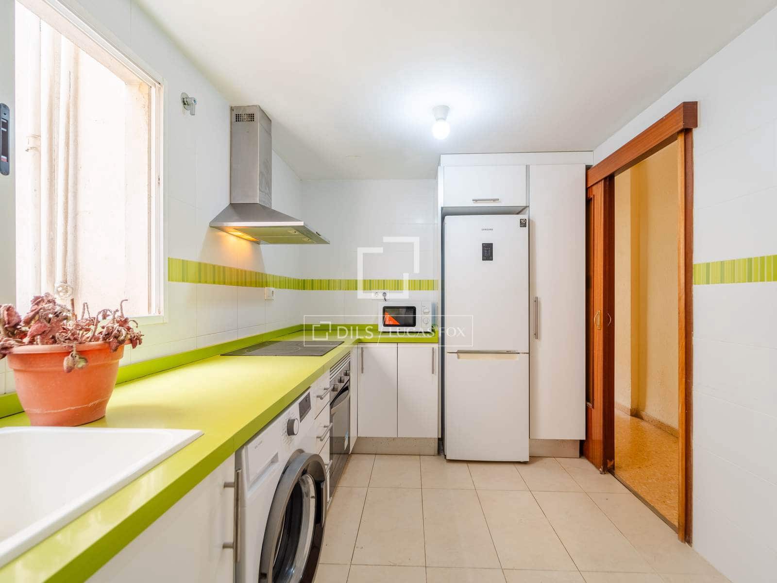 4 bedroom Apartment for sale in Valencia city with garage - € 380,000 (Ref: 9976523)