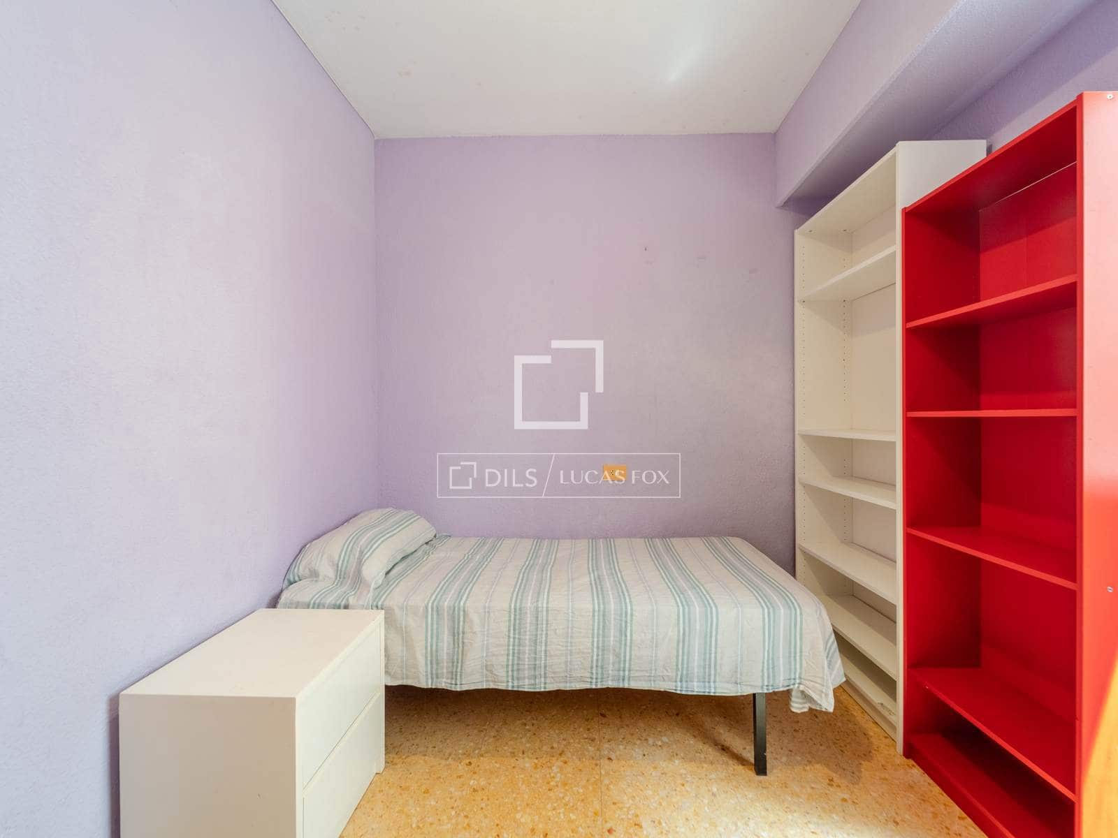 4 bedroom Apartment for sale in Valencia city with garage - € 380,000 (Ref: 9976523)