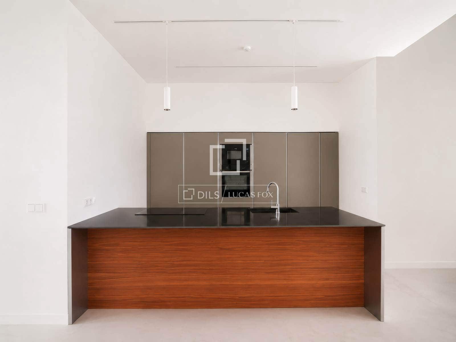 2 soverom Leilighet til salgs i Madrid by med svømmebasseng garasje - € 1 400 000 (Ref: 9977874)