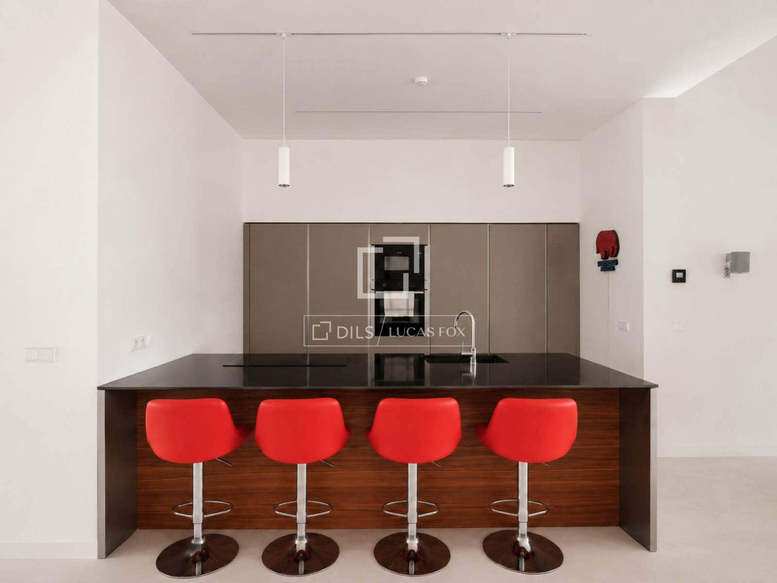 2 soverom Leilighet til salgs i Madrid by med svømmebasseng garasje - € 1 400 000 (Ref: 9977874)