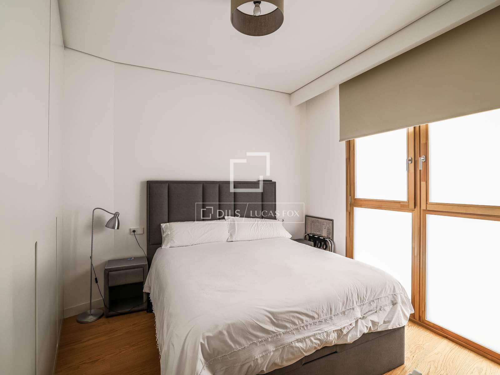 2 soverom Leilighet til salgs i Madrid by med svømmebasseng garasje - € 1 400 000 (Ref: 9977874)
