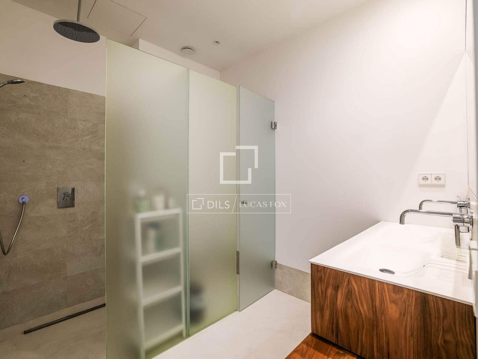 2 soverom Leilighet til salgs i Madrid by med svømmebasseng garasje - € 1 400 000 (Ref: 9977874)