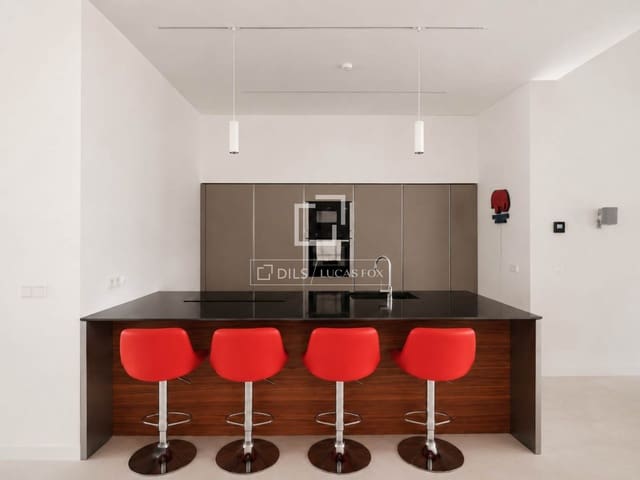 2 soverom Leilighet til salgs i Madrid by med svømmebasseng garasje - € 1 400 000 (Ref: 9977874)