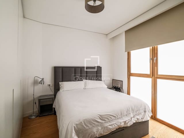 2 soverom Leilighet til salgs i Madrid by med svømmebasseng garasje - € 1 400 000 (Ref: 9977874)