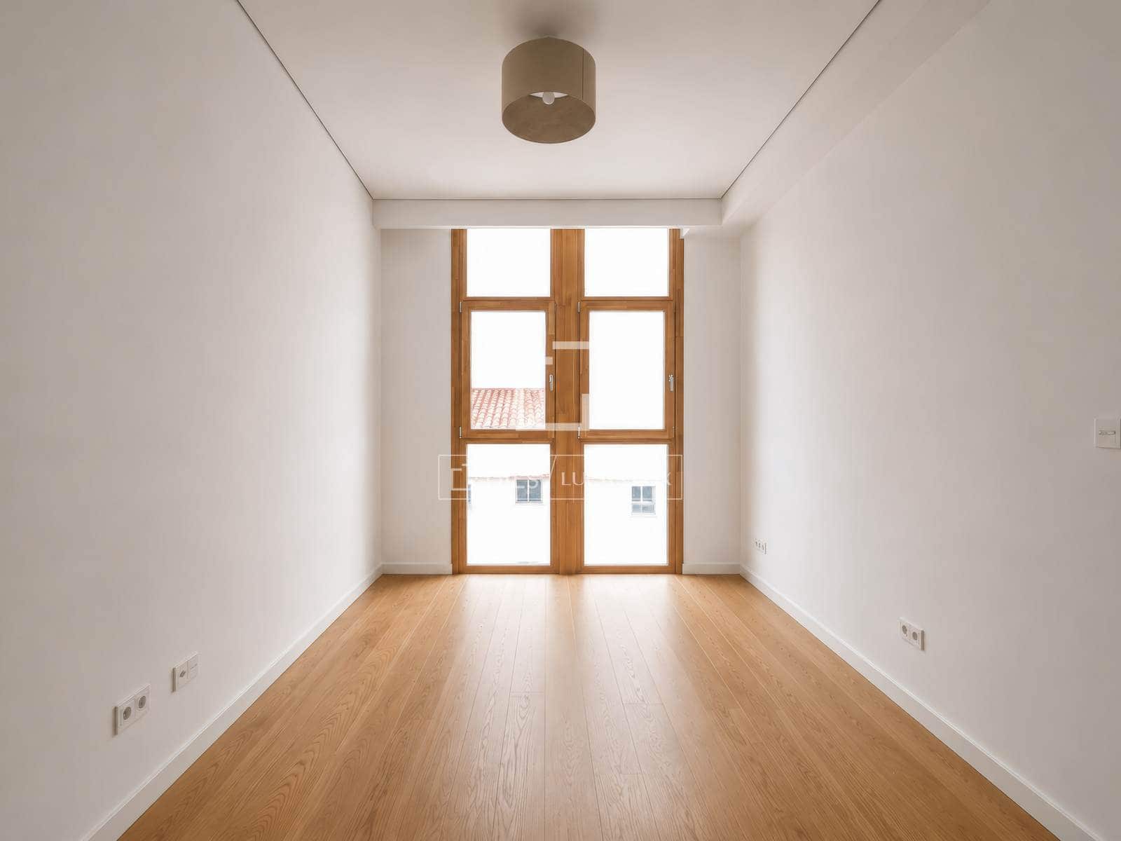2 soverom Leilighet til salgs i Madrid by med svømmebasseng garasje - € 1 400 000 (Ref: 9977874)