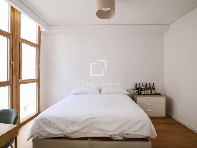 2 soverom Leilighet til salgs i Madrid by med svømmebasseng garasje - € 1 400 000 (Ref: 9977874)