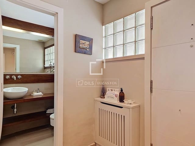 3 slaapkamer Villa te koop in Vilanova i la Geltrú met zwembad garage - € 615.000 (Ref: 9977877)
