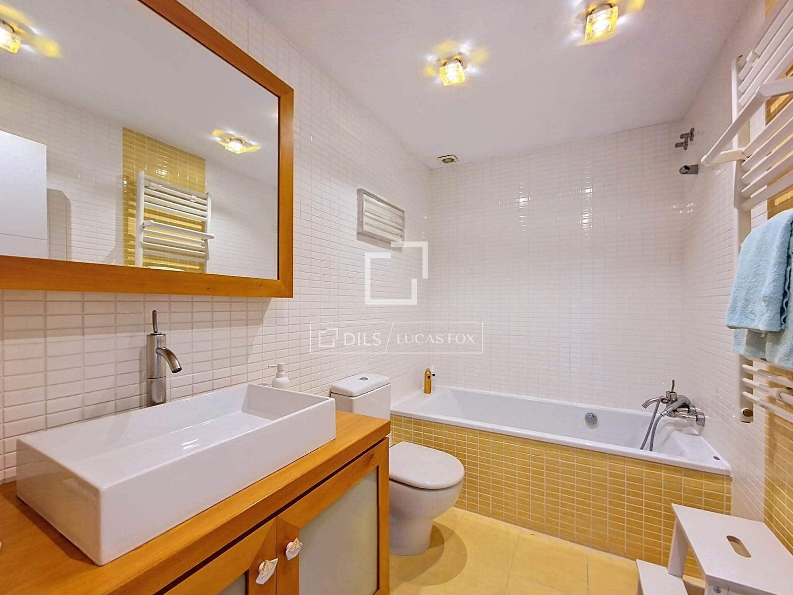 3 slaapkamer Villa te koop in Vilanova i la Geltru met zwembad garage - € 615.000 (Ref: 9977877)