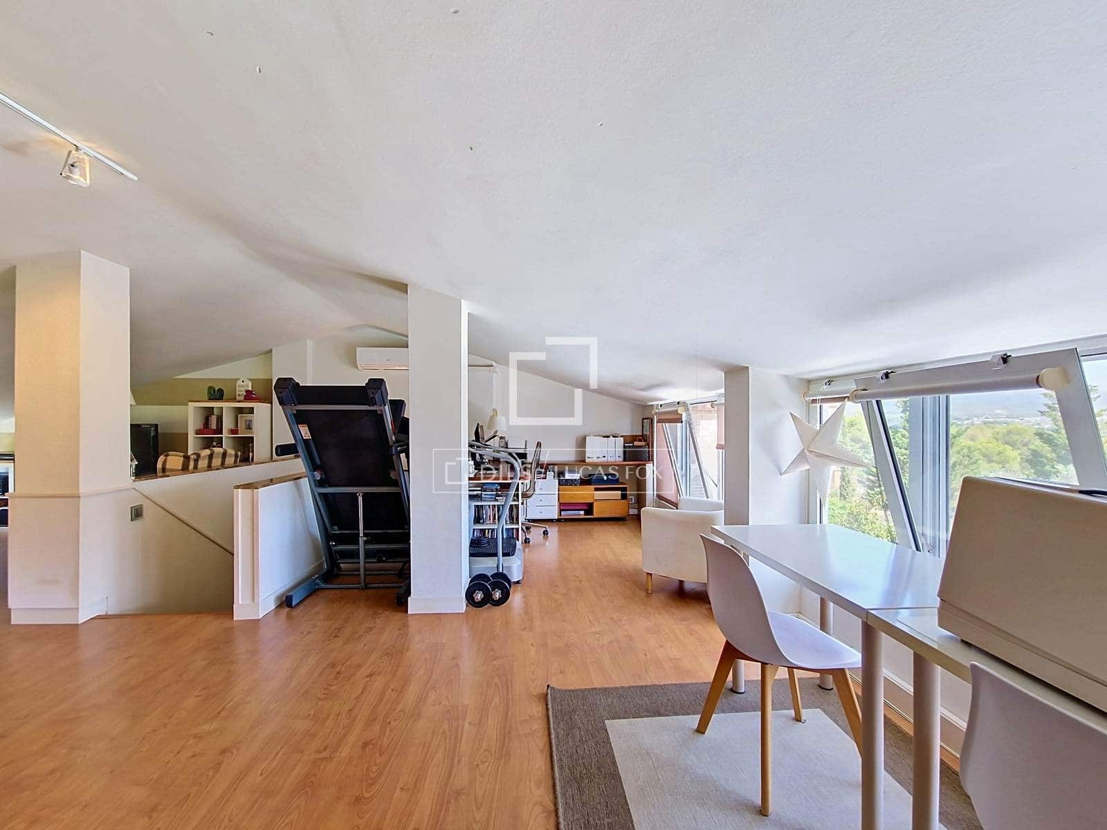 3 slaapkamer Villa te koop in Vilanova i la Geltru met zwembad garage - € 615.000 (Ref: 9977877)