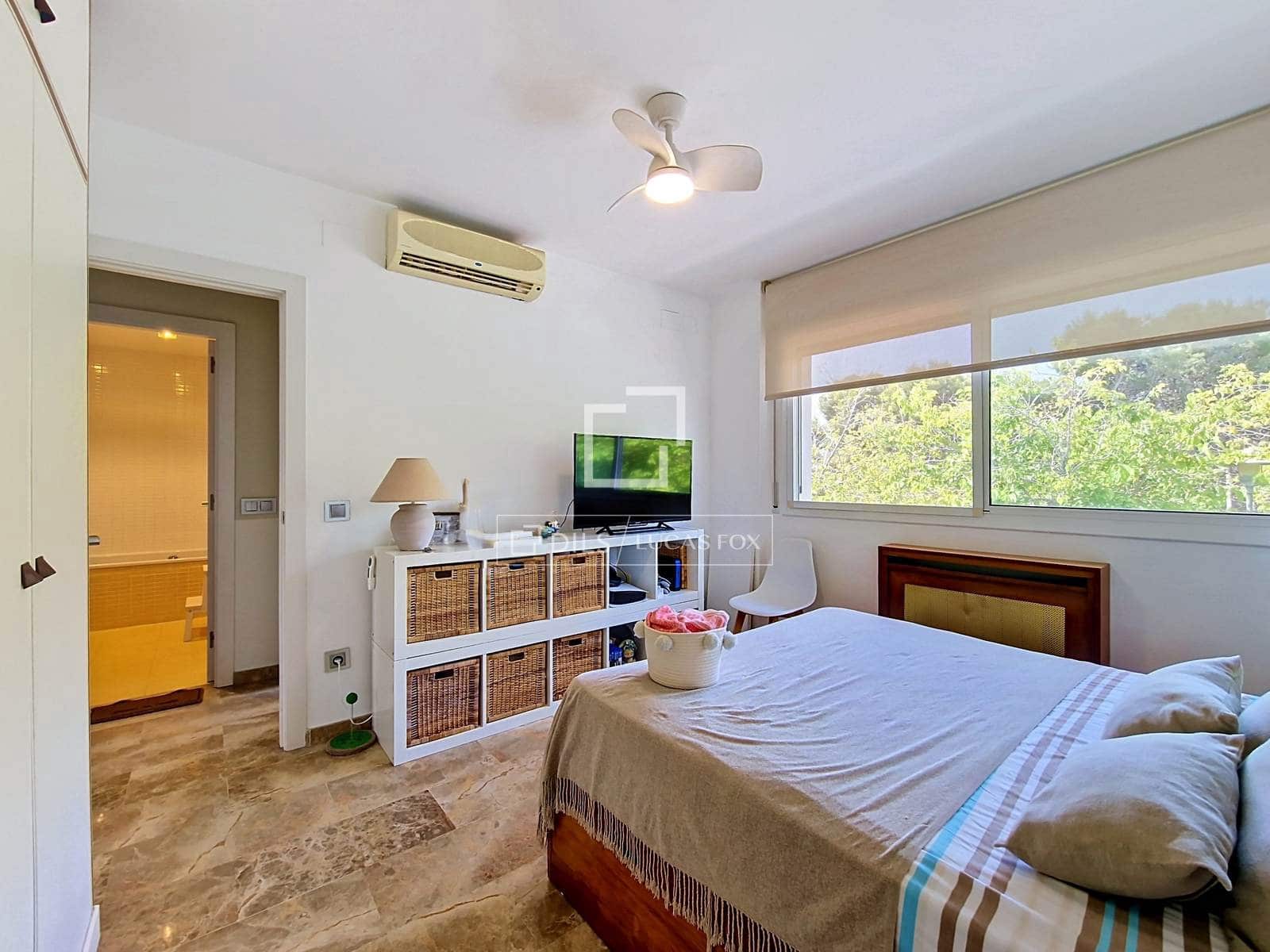 3 slaapkamer Villa te koop in Vilanova i la Geltru met zwembad garage - € 615.000 (Ref: 9977877)