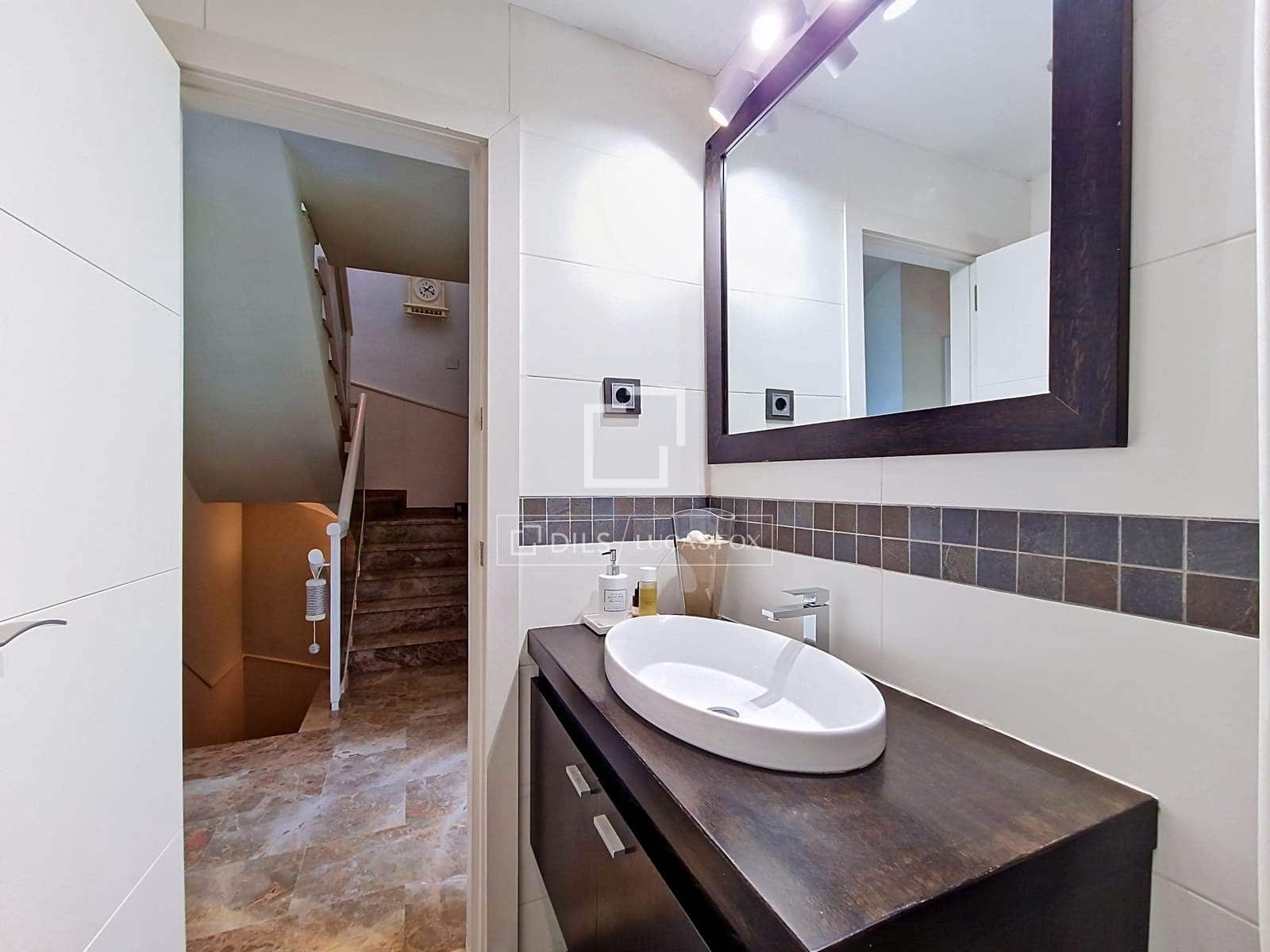 3 slaapkamer Villa te koop in Vilanova i la Geltru met zwembad garage - € 615.000 (Ref: 9977877)