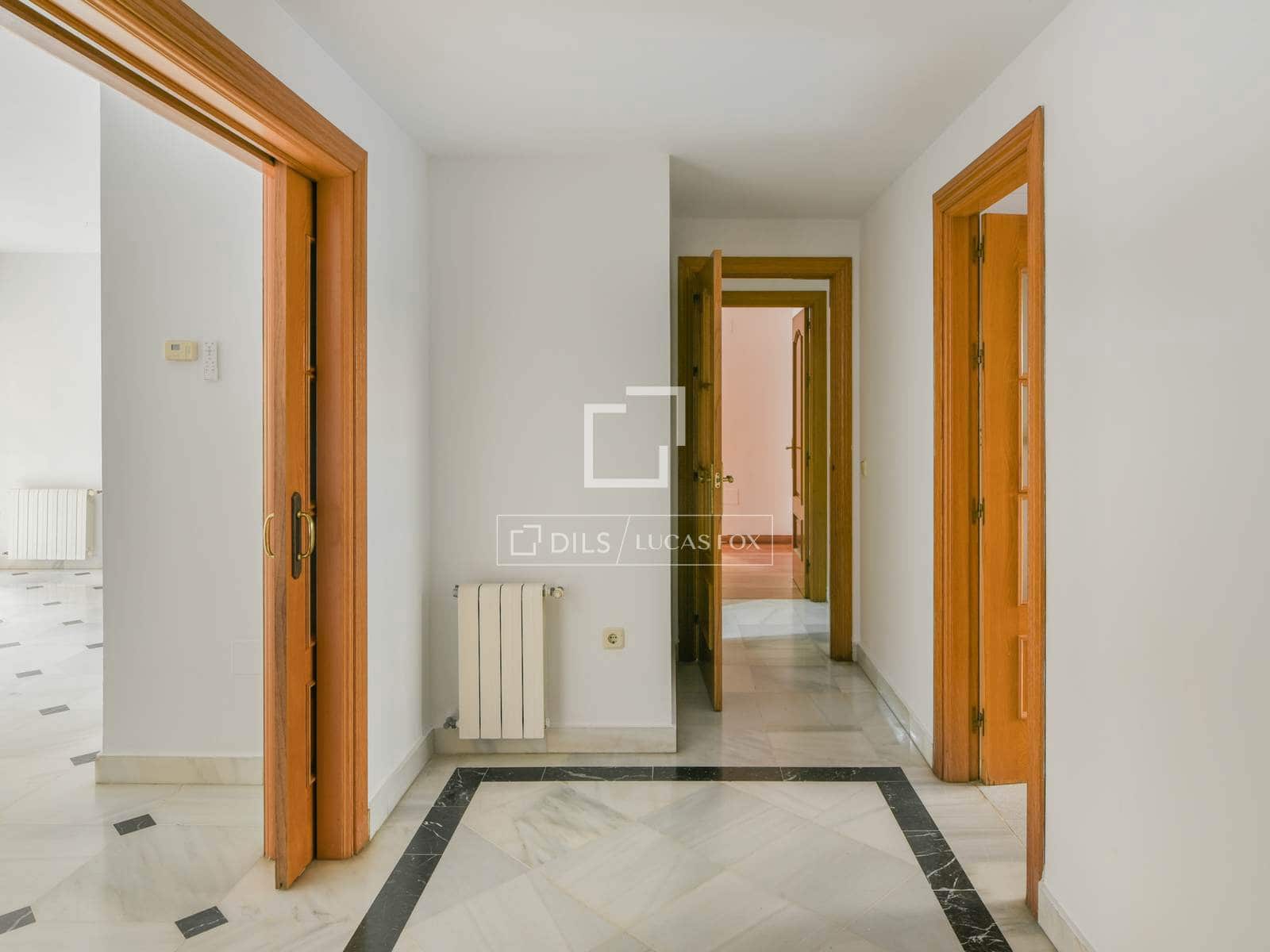 3 sovrum Lägenhet att hyra i Malaga stad med pool garage - 2 500 € (Ref: 9977951)