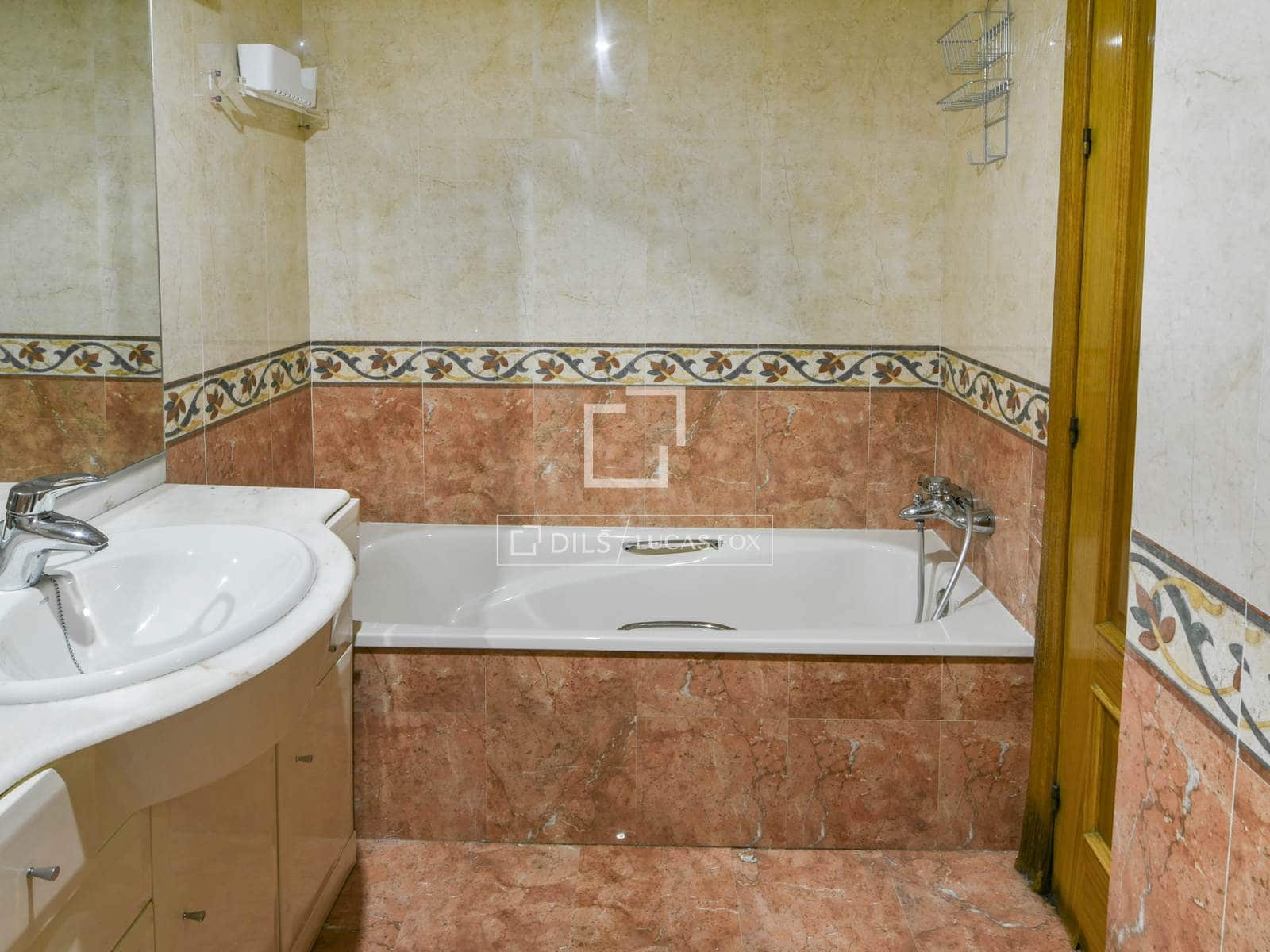 3 sovrum Lägenhet att hyra i Malaga stad med pool garage - 2 500 € (Ref: 9977951)