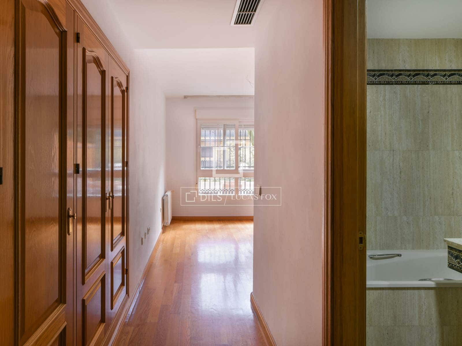 3 sovrum Lägenhet att hyra i Malaga stad med pool garage - 2 500 € (Ref: 9977951)