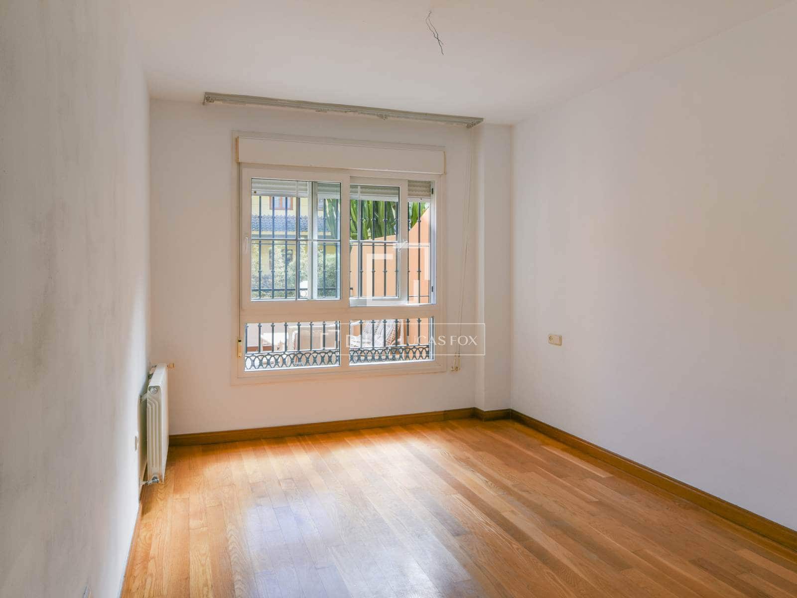 3 sovrum Lägenhet att hyra i Malaga stad med pool garage - 2 500 € (Ref: 9977951)
