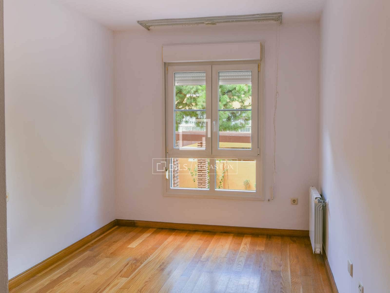 3 sovrum Lägenhet att hyra i Malaga stad med pool garage - 2 500 € (Ref: 9977951)