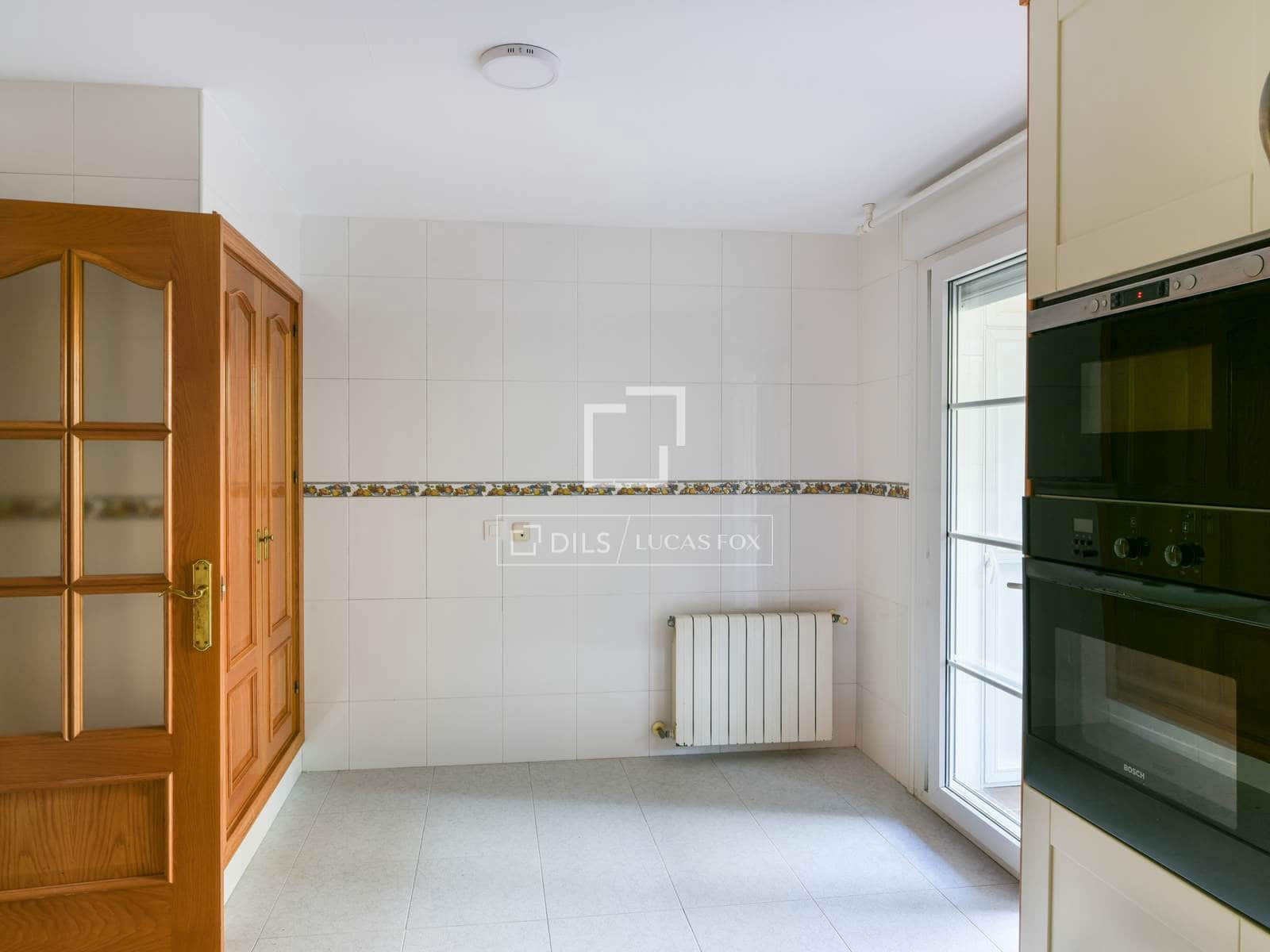 3 sovrum Lägenhet att hyra i Malaga stad med pool garage - 2 500 € (Ref: 9977951)