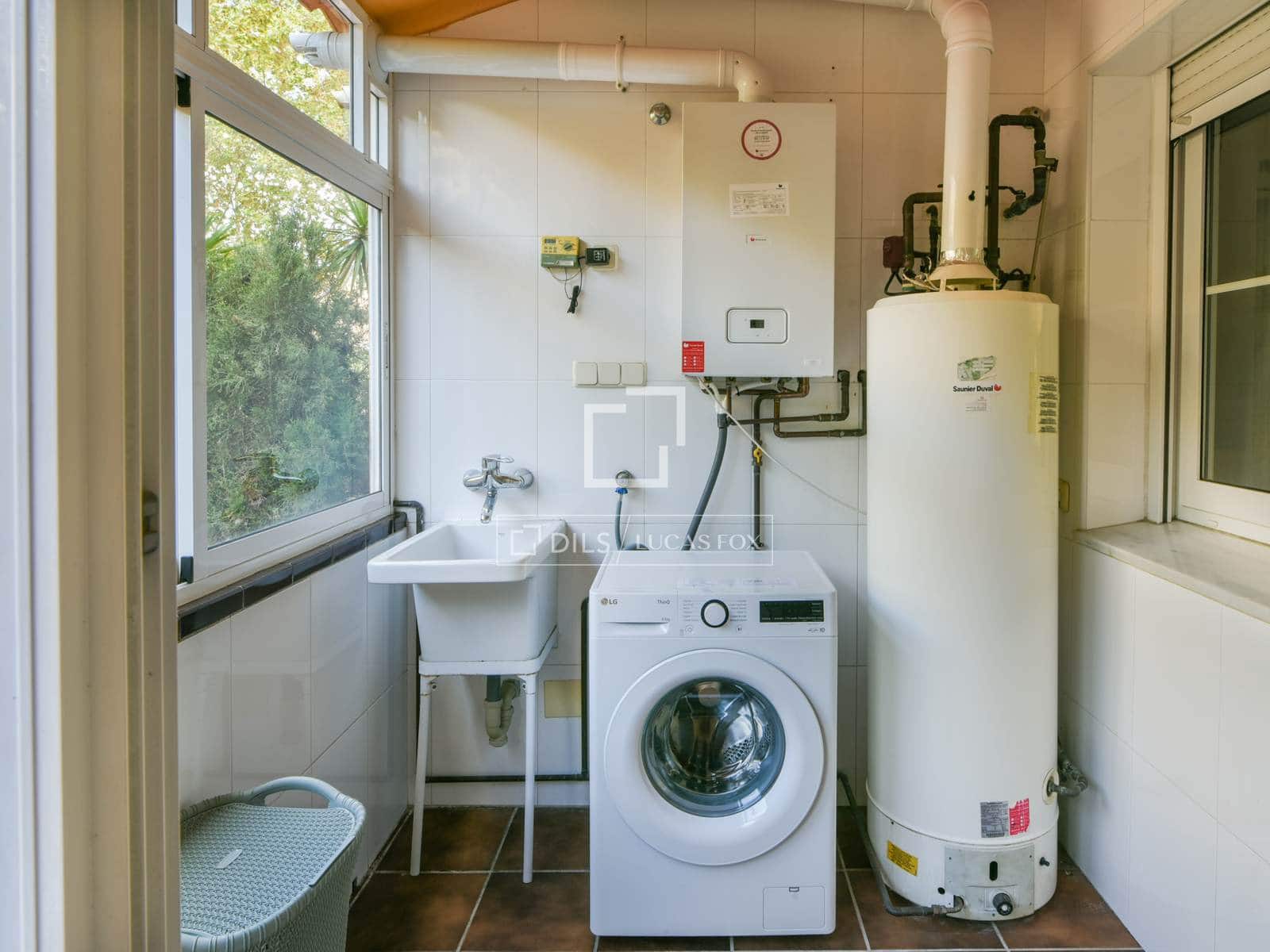 3 sovrum Lägenhet att hyra i Malaga stad med pool garage - 2 500 € (Ref: 9977951)