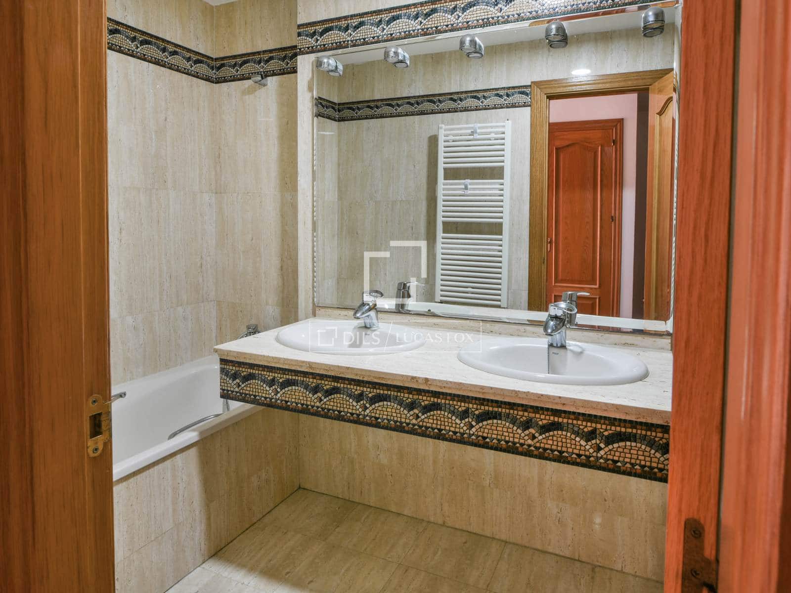 3 sovrum Lägenhet att hyra i Malaga stad med pool garage - 2 500 € (Ref: 9977951)