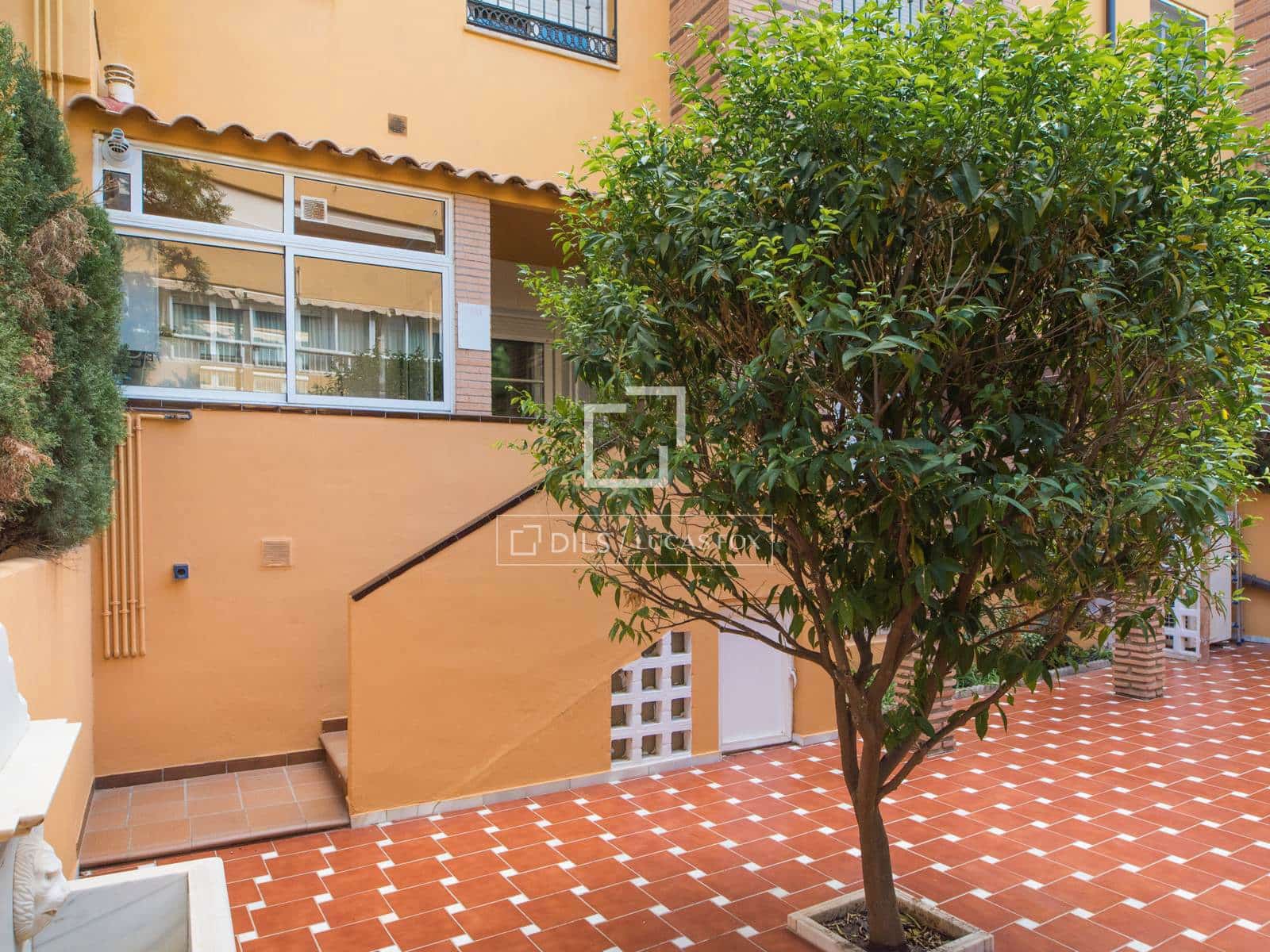 3 sovrum Lägenhet att hyra i Malaga stad med pool garage - 2 500 € (Ref: 9977951)
