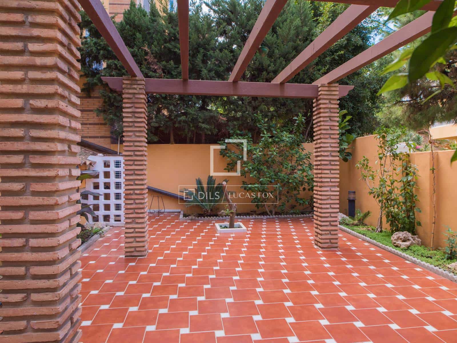 3 sovrum Lägenhet att hyra i Malaga stad med pool garage - 2 500 € (Ref: 9977951)