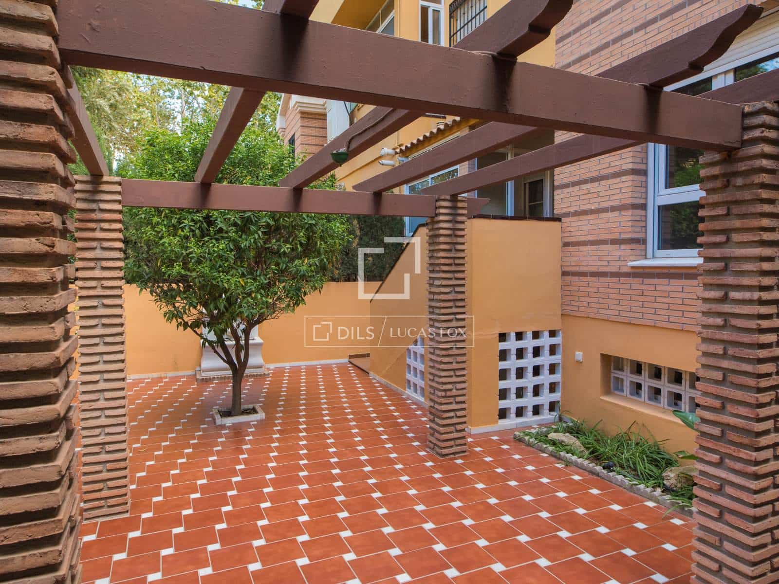 3 sovrum Lägenhet att hyra i Malaga stad med pool garage - 2 500 € (Ref: 9977951)
